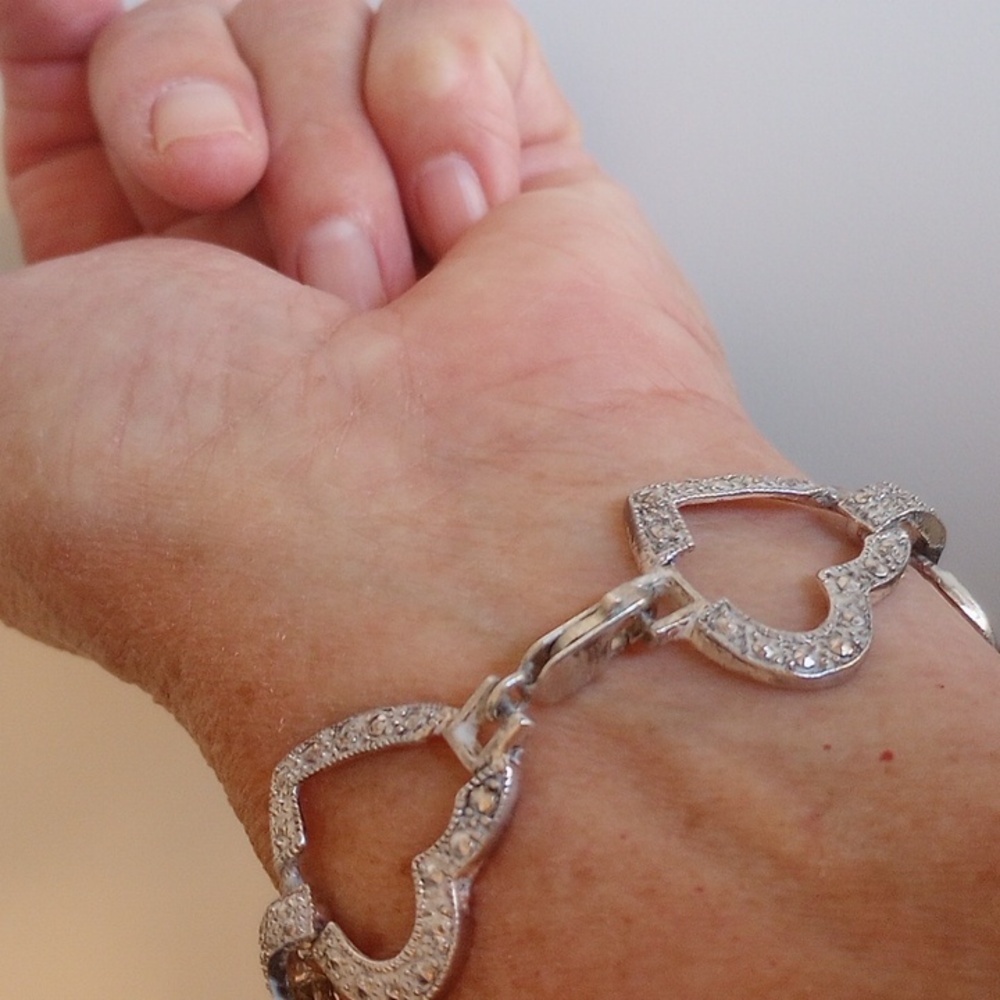 Heart Bracelet FREE With $25 Purchase - Picture 5 of 5